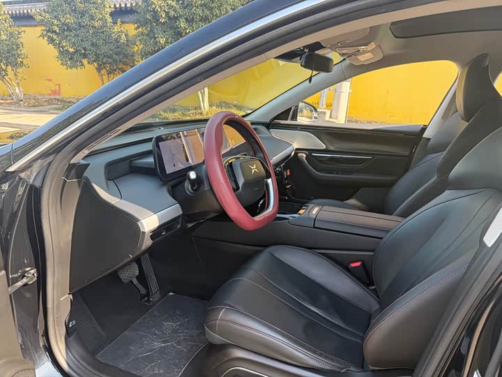 Фото 9 - XPeng P7