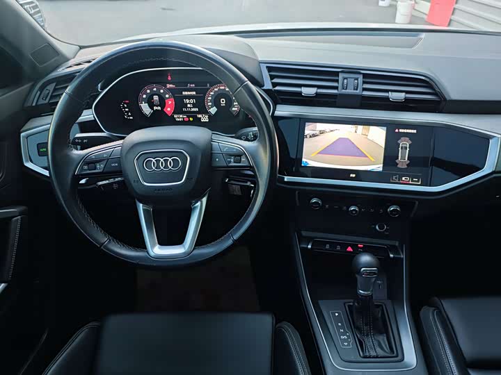 Фото 6 - Audi Q3