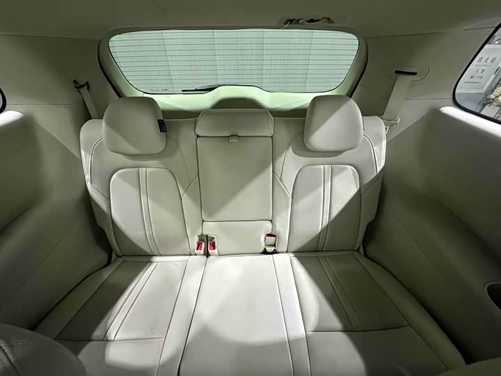 Фото 9 - Buick GL8 ES