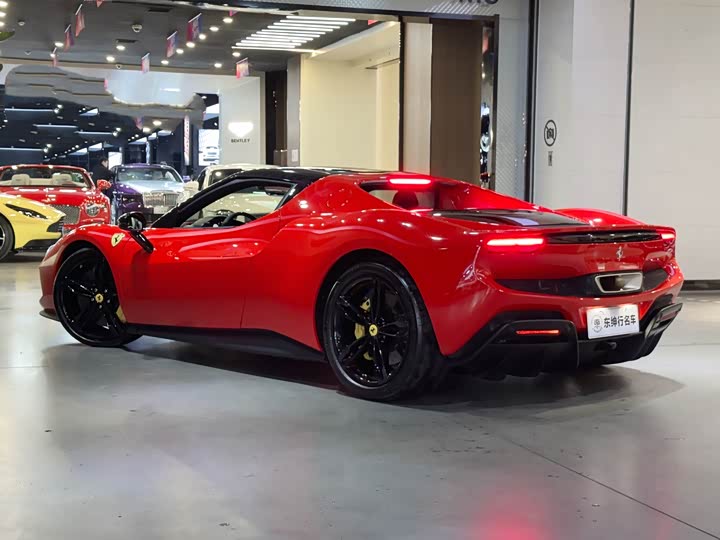 Фото 4 - Ferrari 296