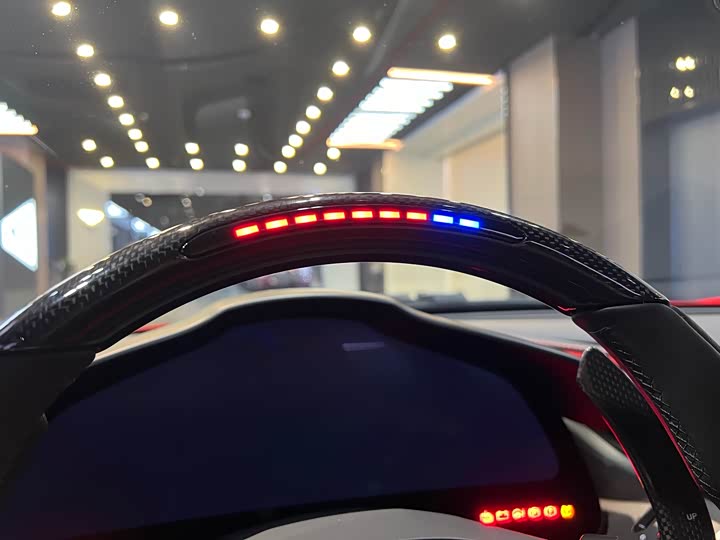 Фото 9 - Ferrari 296