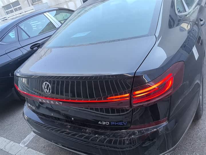 Фото 6 - Volkswagen Passat Hybrid