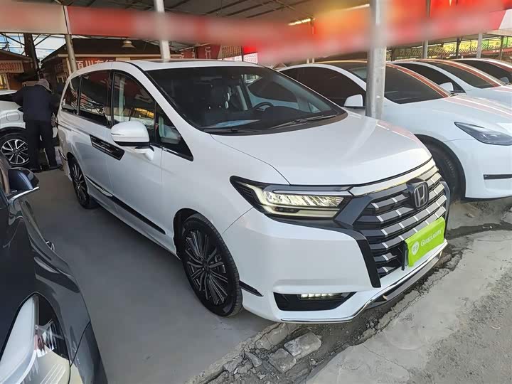 Фото 4 - Honda Elysion