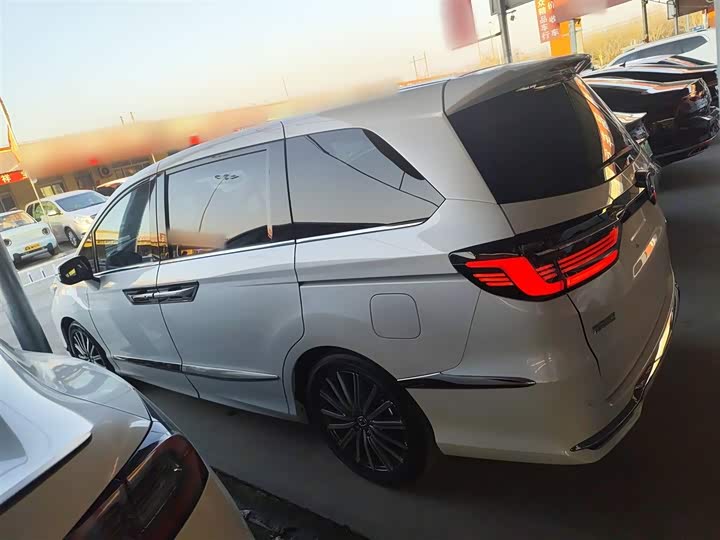 Фото 5 - Honda Elysion