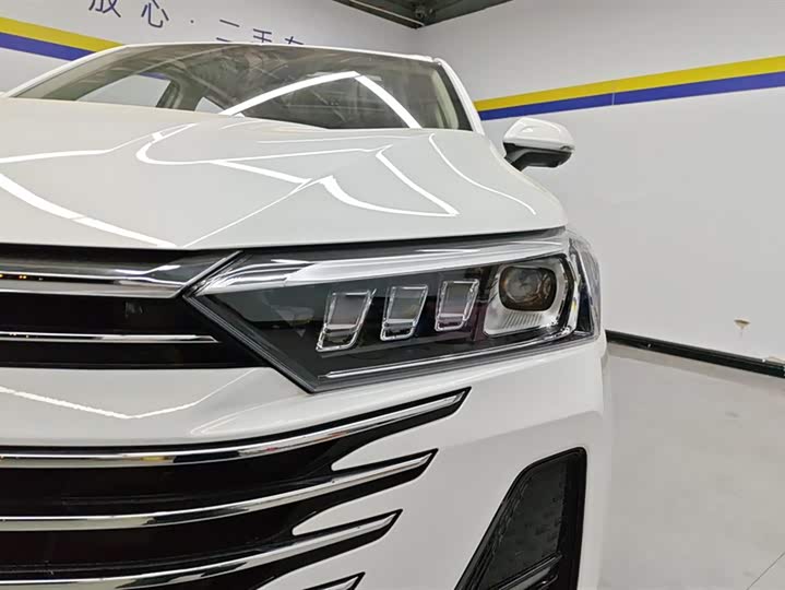 Фото 5 - Bestune T77