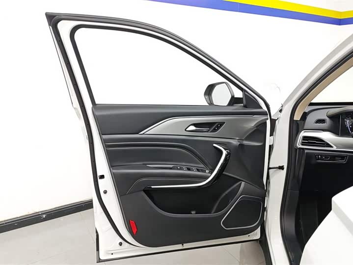 Фото 7 - Bestune T77