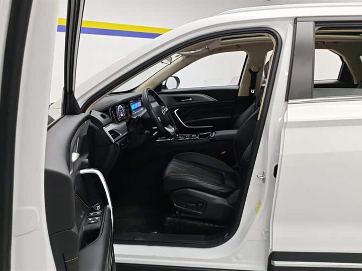 Фото 9 - Bestune T77