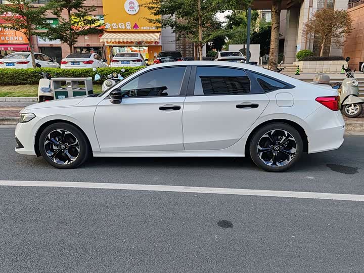 Фото 6 - Honda Civic