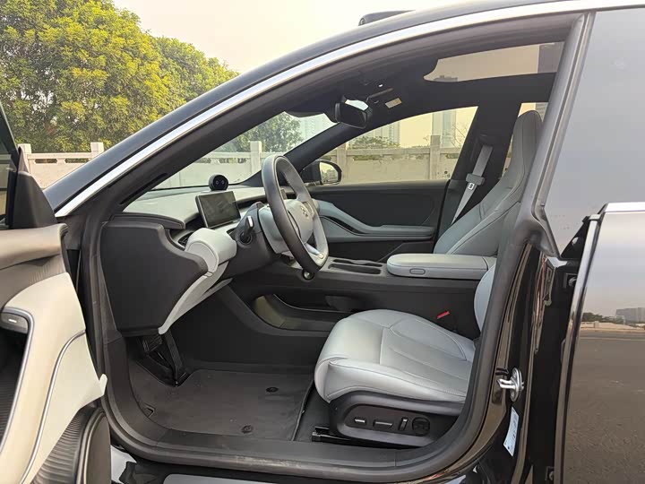 Фото 4 - Nio ET5T