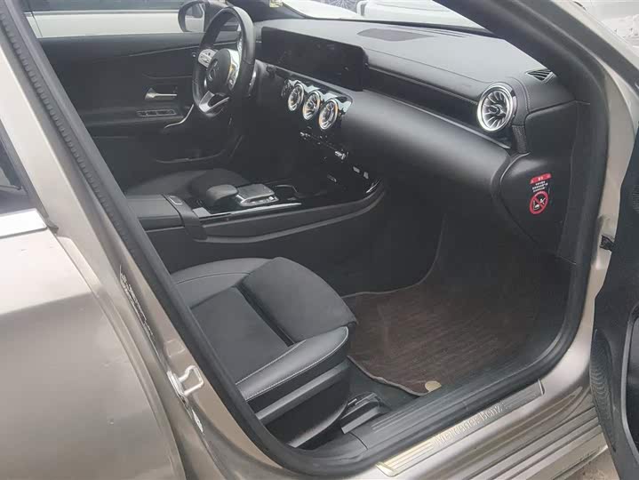 Фото 8 - Mercedes-Benz A-Class