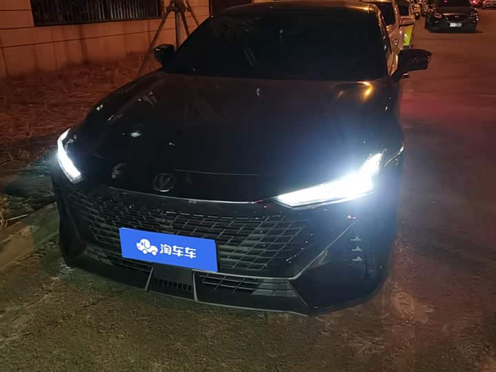 Фото 2 - Changan UNI-V