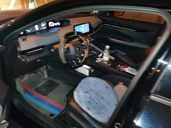 Фото 9 - Changan UNI-V