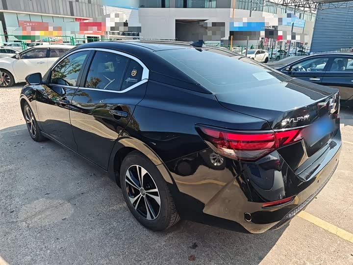 Фото 5 - Nissan Sylphy