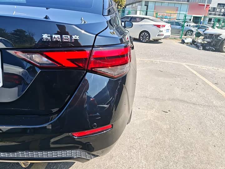 Фото 8 - Nissan Sylphy