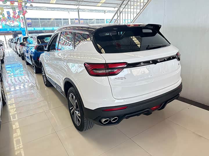 Фото 4 - Geely Coolray