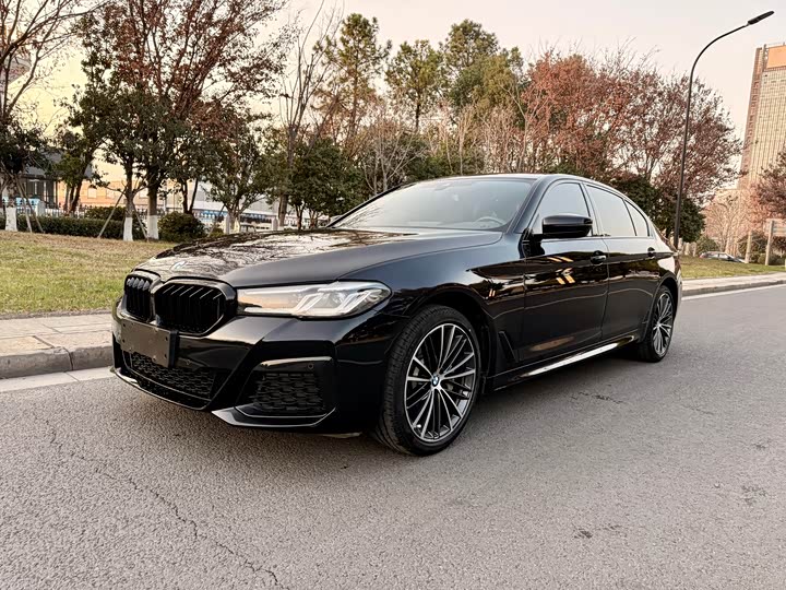 Фото 1 - BMW 5 Series