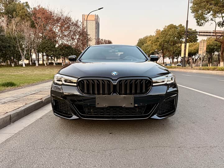 Фото 2 - BMW 5 Series