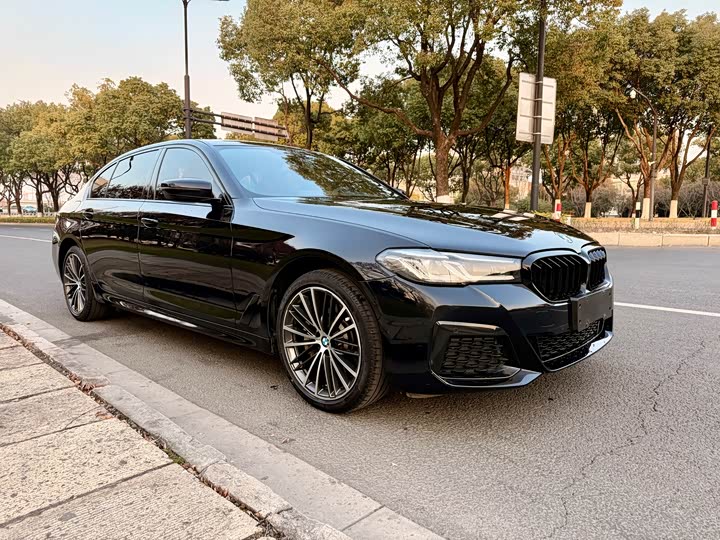 Фото 3 - BMW 5 Series