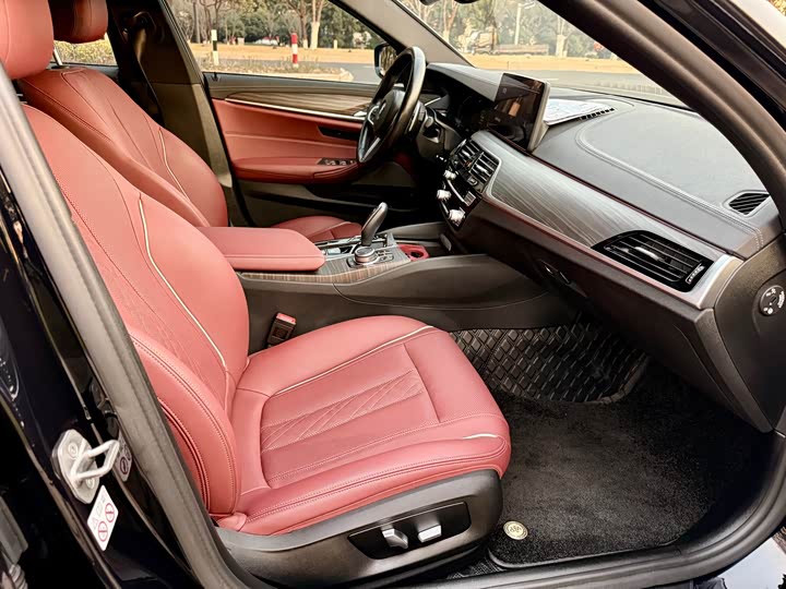 Фото 6 - BMW 5 Series