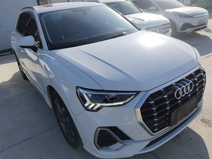 Фото 4 - Audi Q3