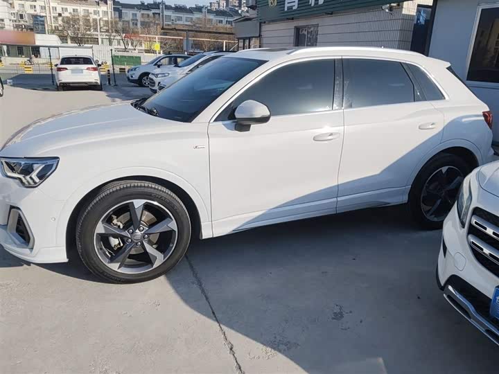 Фото 5 - Audi Q3