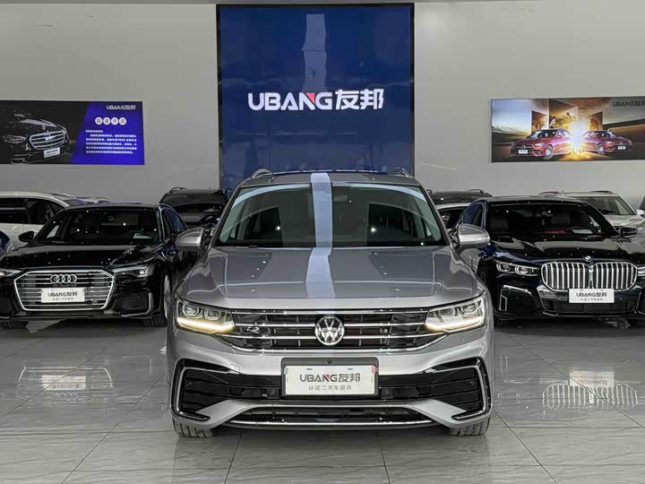 Фото 2 - Volkswagen Tiguan L Pro