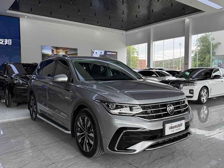 Фото 3 - Volkswagen Tiguan L Pro