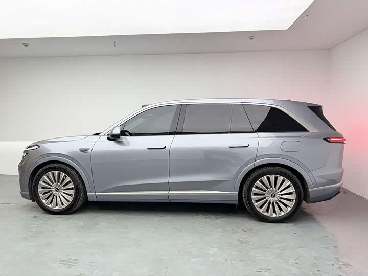 Фото 9 - Nio Onvo L90