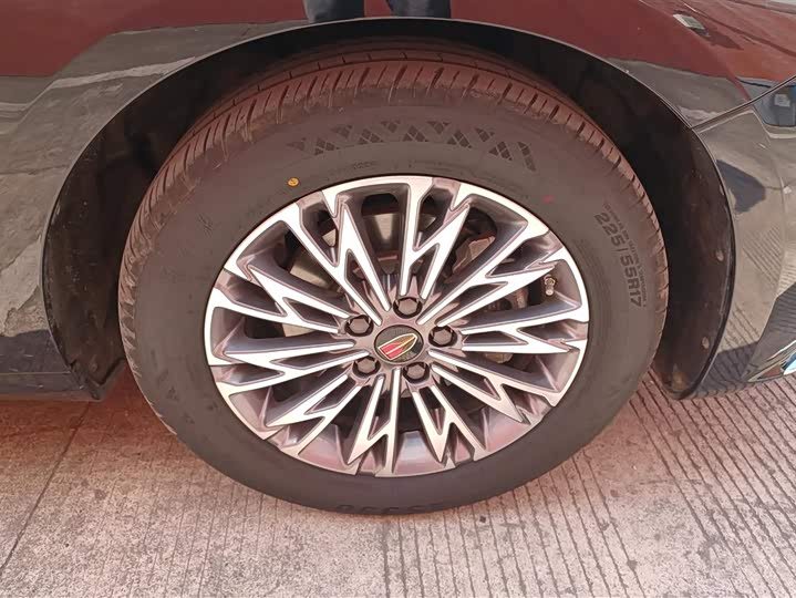 Фото 6 - Hongqi H5