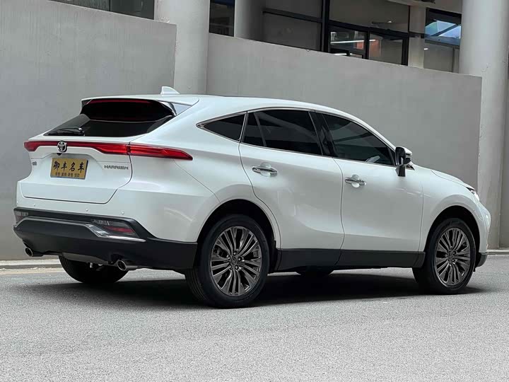Фото 4 - Toyota Harrier