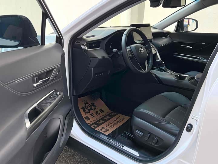 Фото 7 - Toyota Harrier