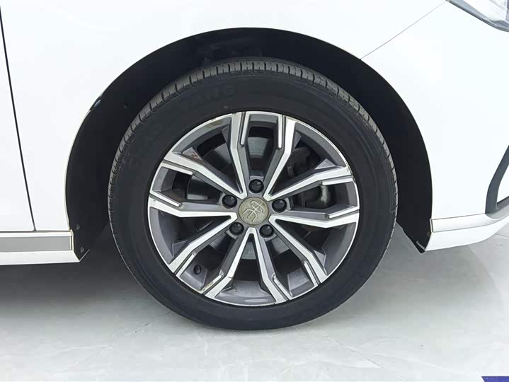 Фото 6 - BYD Song Max