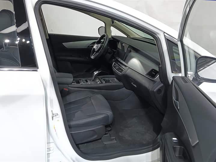 Фото 8 - BYD Song Max