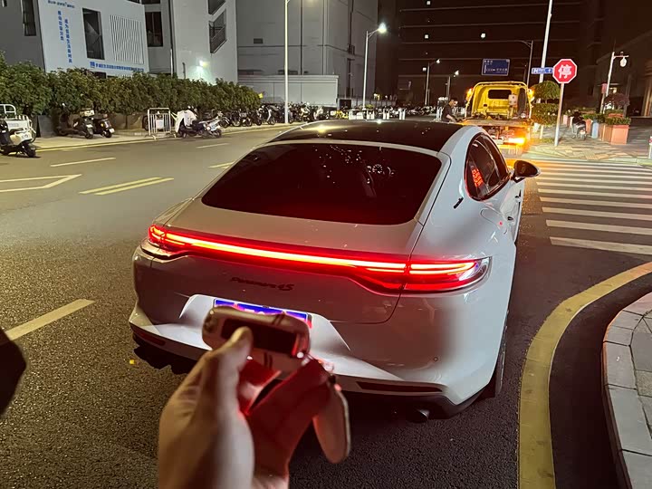 Фото 4 - Porsche Panamera