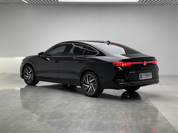 Фото 4 - Volkswagen Magotan