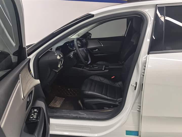 Фото 9 - Citroen C5 X