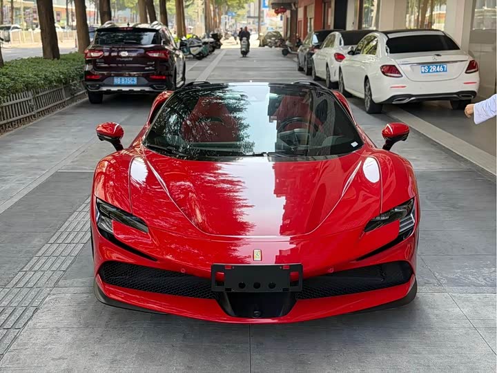 Фото 2 - Ferrari SF90