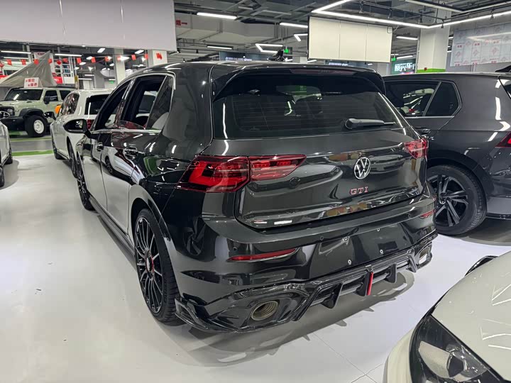 Фото 7 - Volkswagen Golf GTI