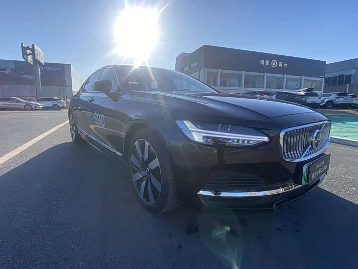 Фото 3 - Volvo S90 Hybrid