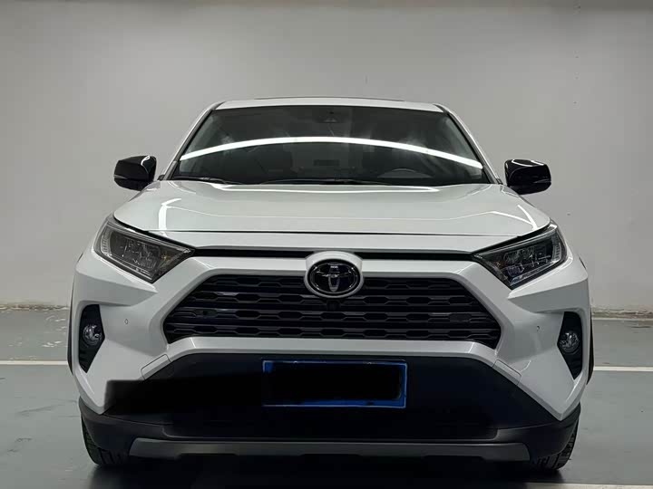 Фото 2 - Toyota RAV4