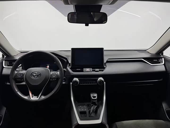 Фото 5 - Toyota RAV4