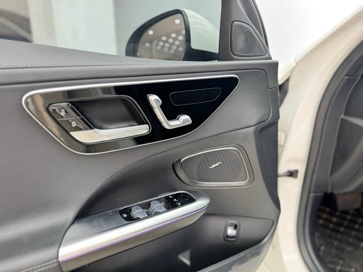 Фото 9 - Mercedes-Benz C-Class