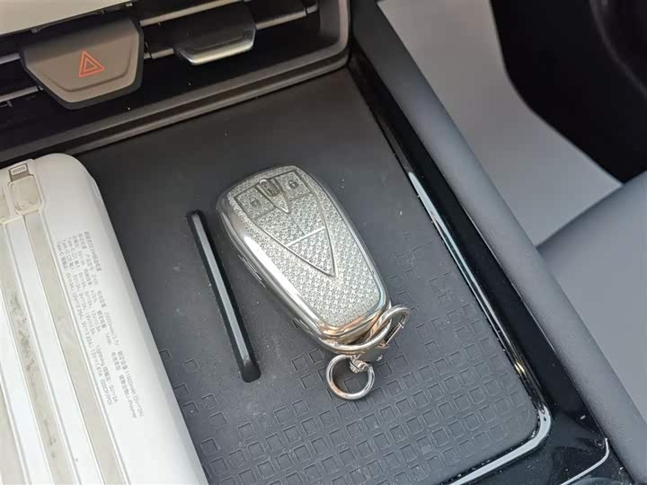 Фото 9 - Changan UNI-T