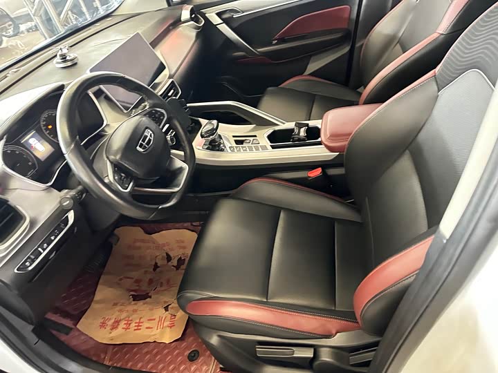 Фото 7 - Geely Coolray