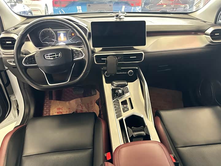 Фото 9 - Geely Coolray