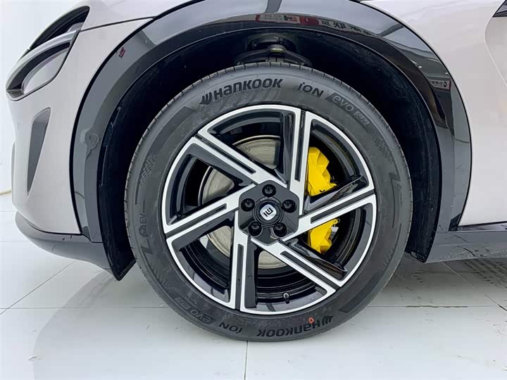 Фото 9 - Xiaomi YU7