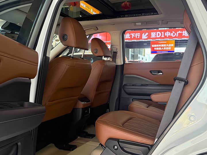 Фото 9 - Nissan Pathfinder