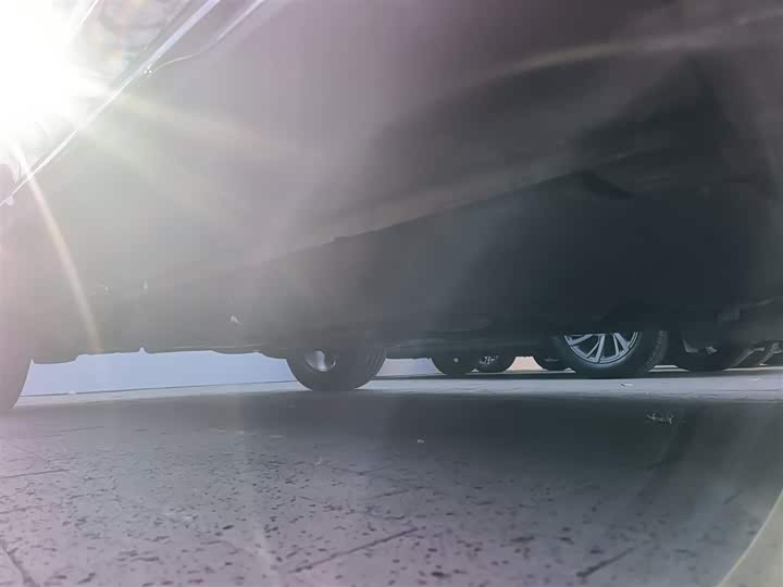 Фото 2 - Lincoln Nautilus