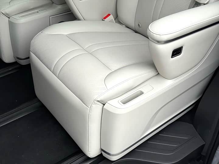 Фото 7 - Maxus Mifa 9