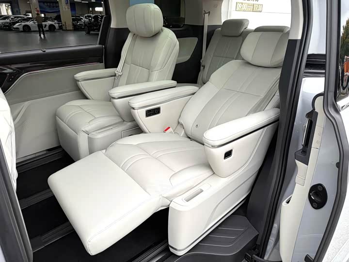 Фото 8 - Maxus Mifa 9